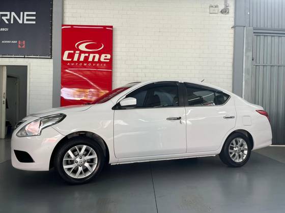 NISSAN VERSA 1.6 16V FLEX SL 4P MANUAL NISSAN VERSA 1.6 16V FLEX SL 4P MANUAL